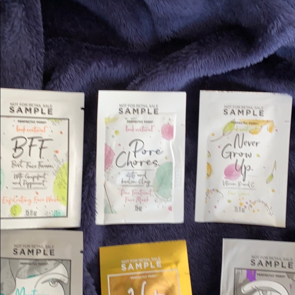 Perfectly Posh Samples - Picture 3 of 6